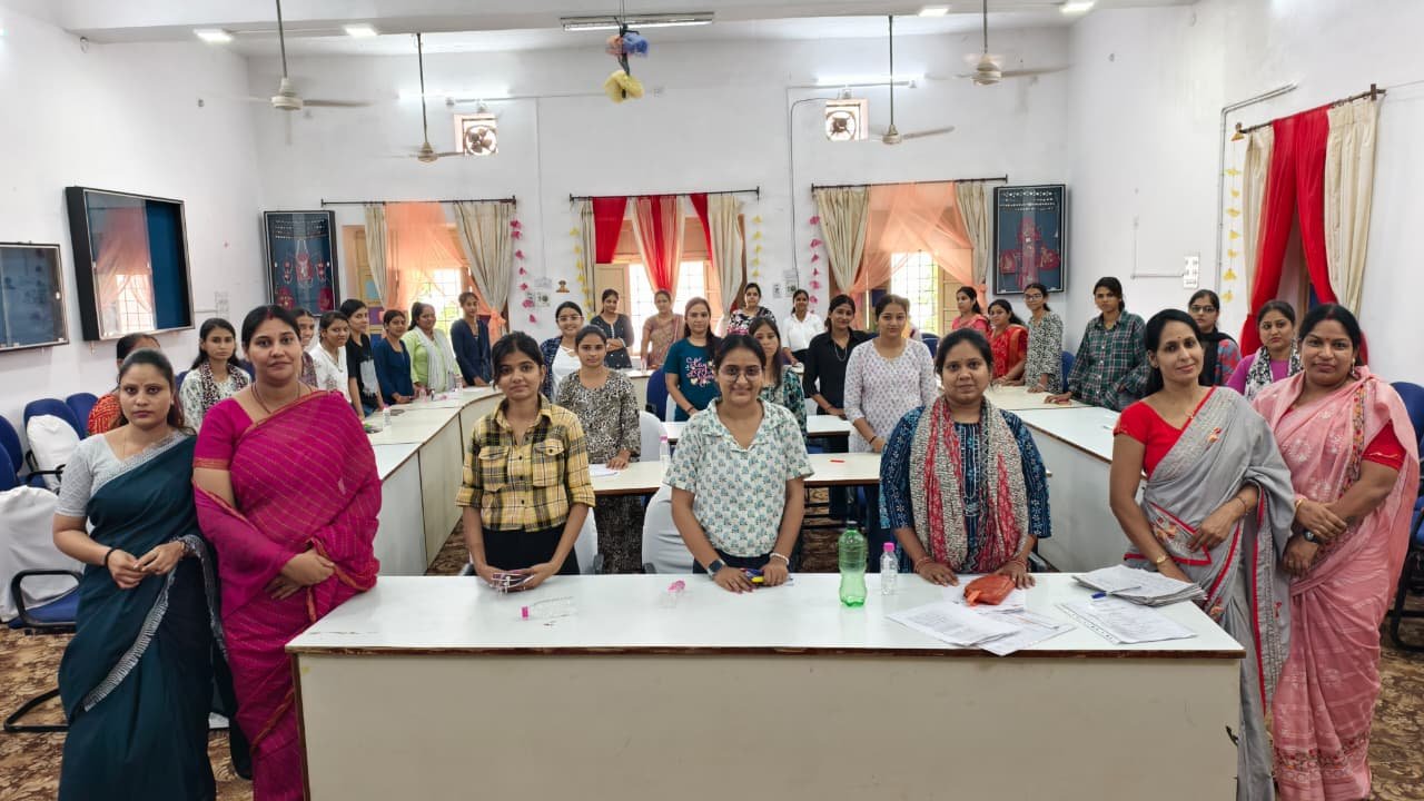 सिलाई व ब्यूटी पार्लर प्रशिक्षण के दूसरे बैच की परीक्षा सम्पन्न