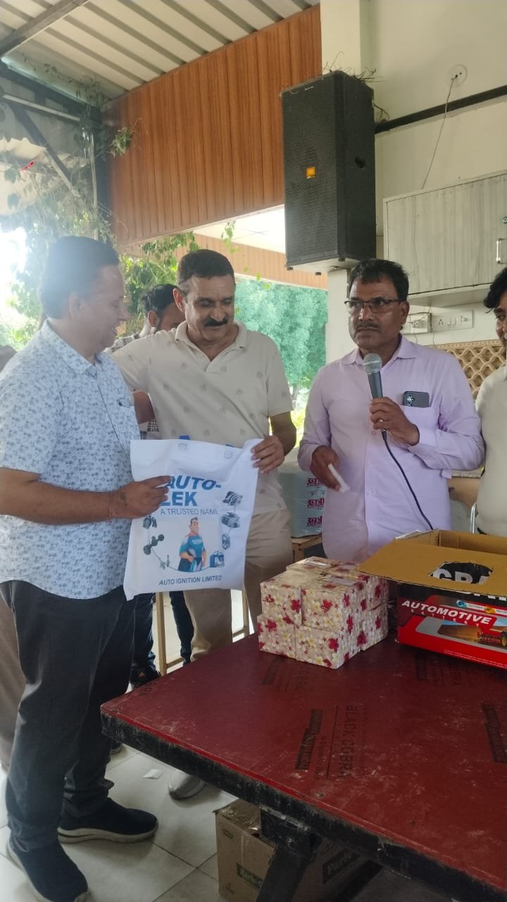 कोटा बैटरी एसोसिएशन की वार्षिक  स्नेह मिलन समारोह में कोटा अध्यक्ष सलीम अब्बासी ने बैटरी व्यवसाय में आ रही परेशानियों पर की चर्चा