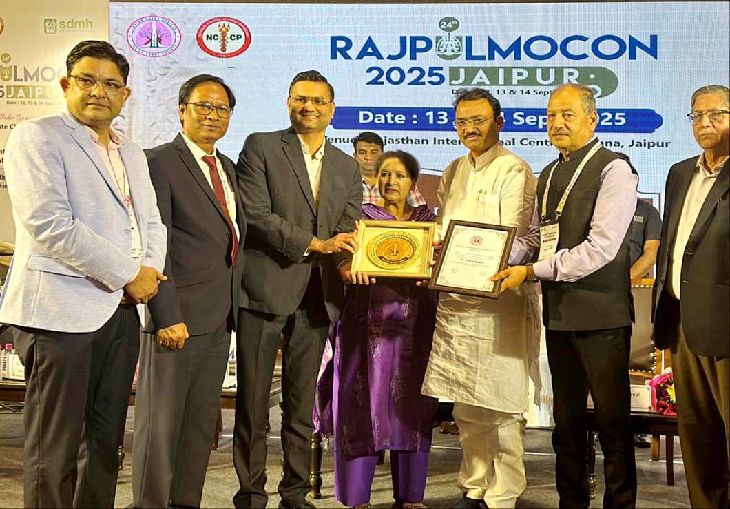 रेस्पिरेटरी मेडिसिन में उत्कृष्ट योगदान और शोध हेतु डॉ.अतुल लुहाड़िया उपमुख्यमंत्री द्वारा सम्मानित