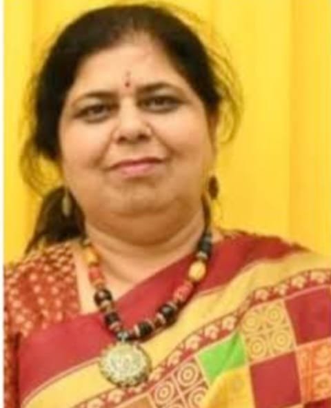 आत्महत्या रोकथाम:अविभावक महत्वाकांक्षाओं के लबादों की लदान को लाद कर ज़िन्दगी के सफर में अकेला नहीं छोड़े .....