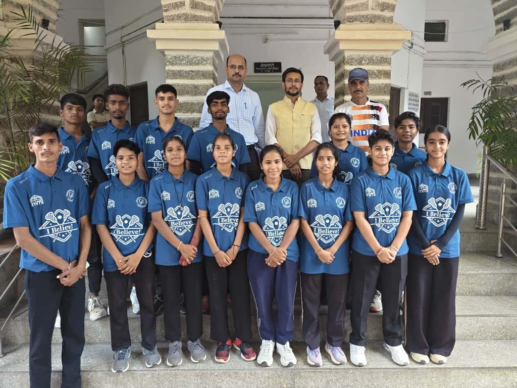 जिला कलक्टर ने किया भारतीय लैक्रोज टीम में चयनित खिलाड़ियों का अभिनंदन