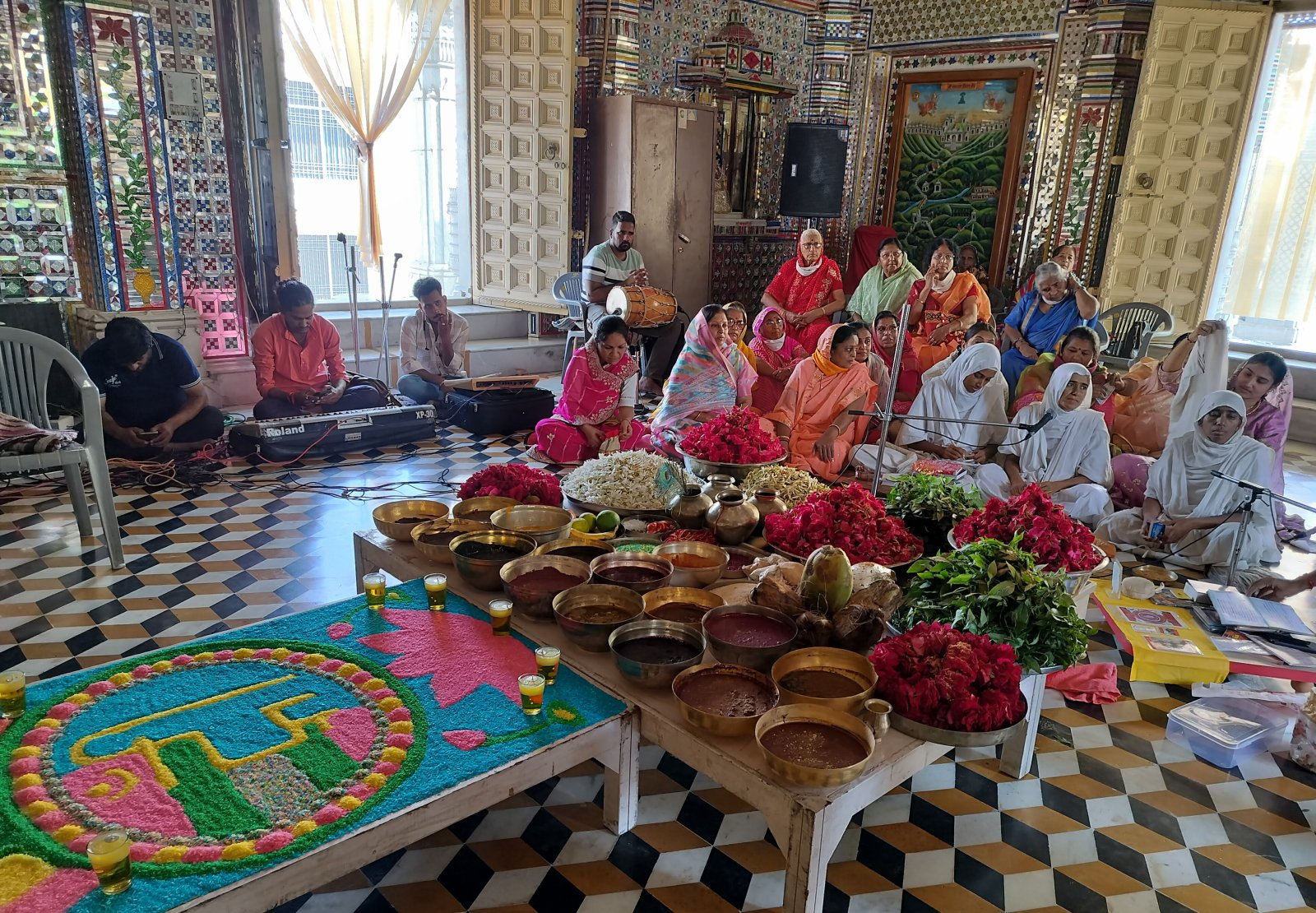 दादाबाड़ी में सक्रस्तव महाभिषेक पूजा सम्पन्न
