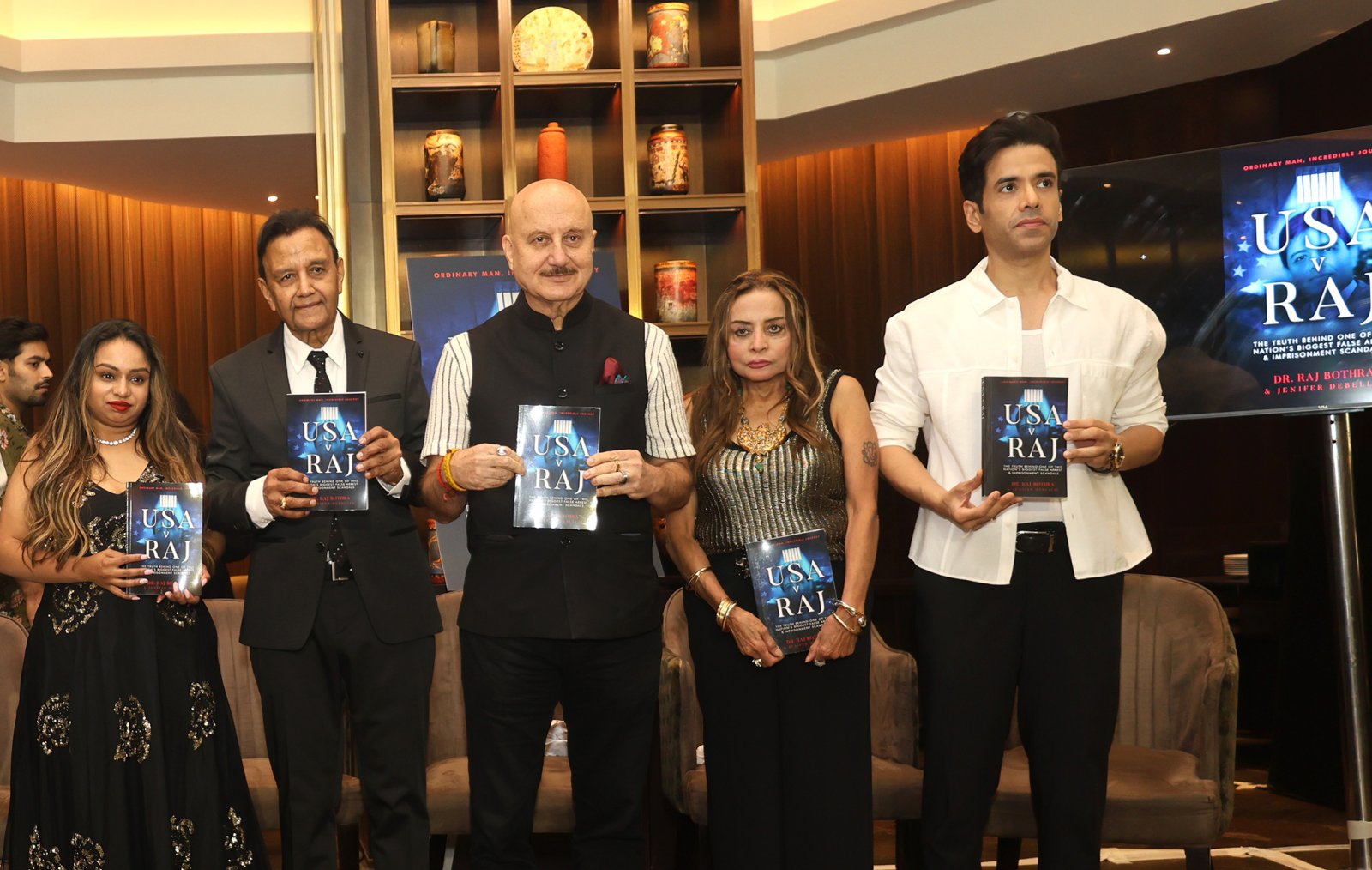 Anupam Kher & Tusshar Kapoor Unveil Padma Shri Dr. Raj Bothra’s Book USA v Raj
