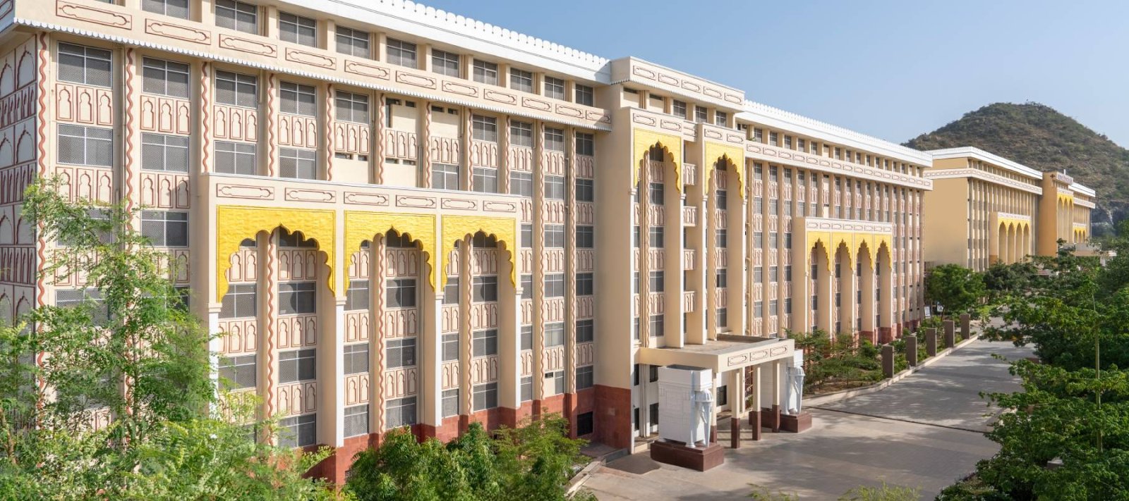 गीतांजली हॉस्पिटल स्टाफ की उत्साही भागीदारी, DFD डांडिया 2025 बना ऐतिहासिक