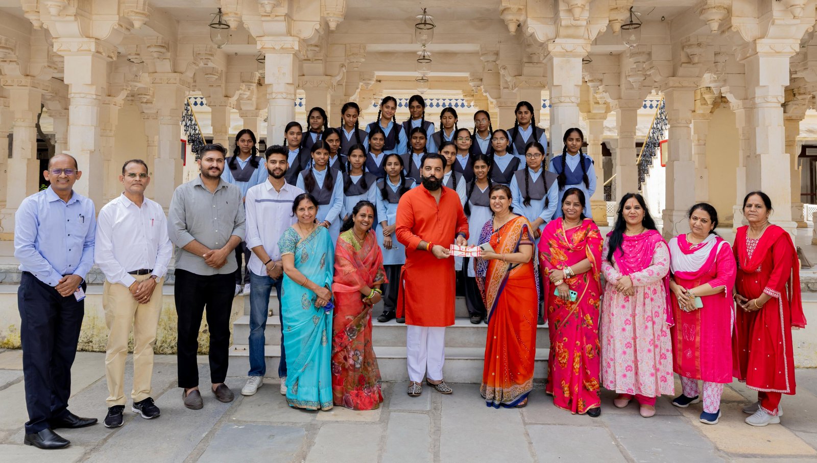 बालिका शिक्षा प्रोत्साहन में डॉ. लक्ष्यराज सिंह मेवाड ने किया मेवाड़ी परम्परा का निर्वहन