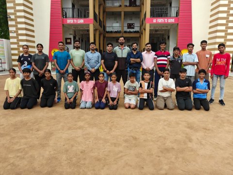 अण्डर 14 स्कूली वॉलीबॉल व क्रिकेट टीमें राज्य स्तरीय प्रतियोगिता में भाग लेने रवाना