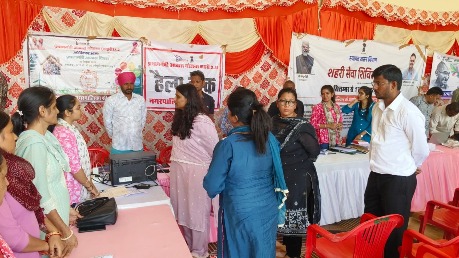 जिला कलक्टर ने करणपुर में किया स्वस्थ नारी, सशक्त परिवार अभियान के तहत शिविर का निरीक्षण
