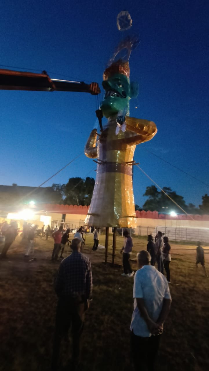 उदयपुर में गूंजेगा विजयादशमी का उल्लास – 77वें महोत्सव की तैयारियाँ जोरों पर 70 फीट ऊँचे रावण दहन, शोभायात्रा और रंगारंग कार्यक्रमों का संगम