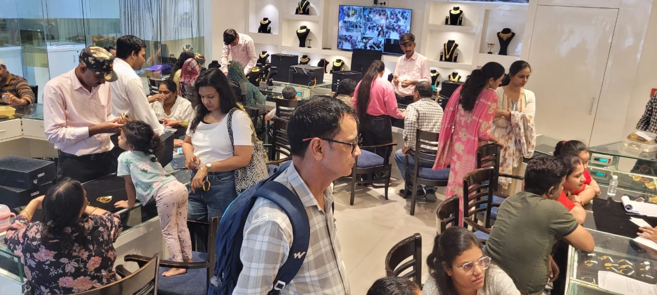 ग्राहकों को लुभा रहा है “सोजतिया ज्वेलरी फेस्ट”