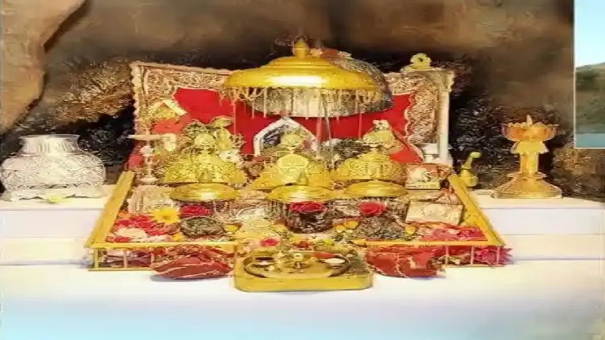 Thousands Participate in Nine-Day Medicinal Havan at Vaishno Devi Temple