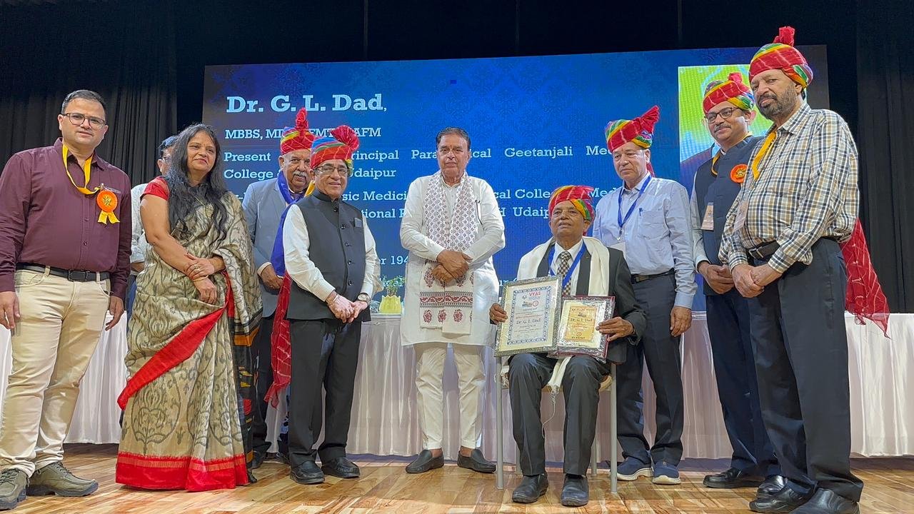 #### Dr. G. L. Dad of Geetanjali Hospital Honoured with “Lifetime Achievement Award”