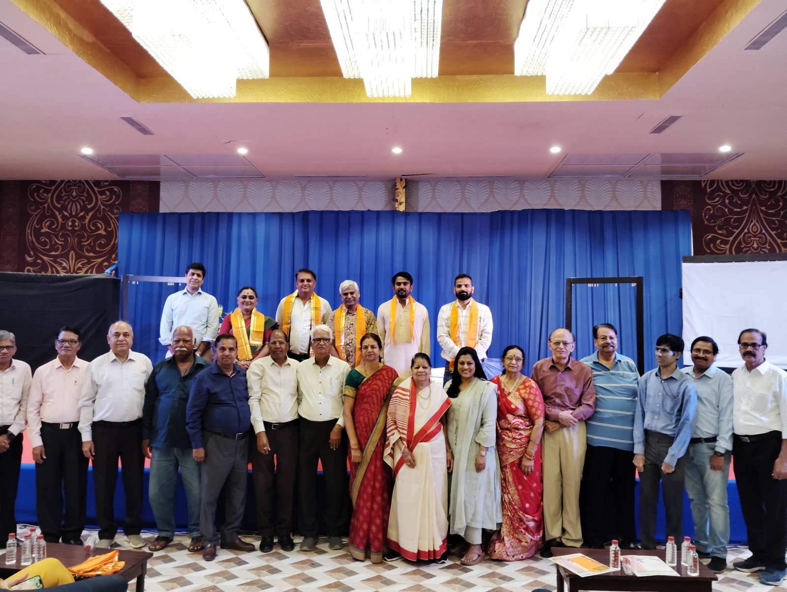 शरद पूर्णिमा उत्सव : मधुर मुस्कान पत्रिका का विमोचन एवं हास्य नाटक “सिरफिरों का घर” का मंचन