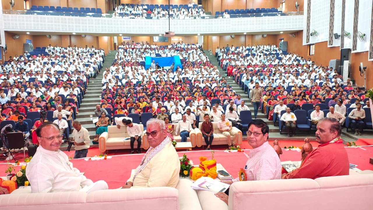 Unique Initiative by Education Minister to Bring Fundamental Reforms in Education