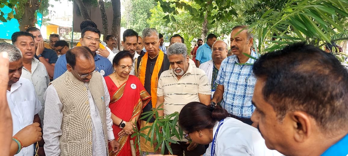 एक पौधा – एक जीवन, एक संकल्प – हरित भविष्य (पर्यावरण संरक्षण हेतु जनजागृति अभियान)