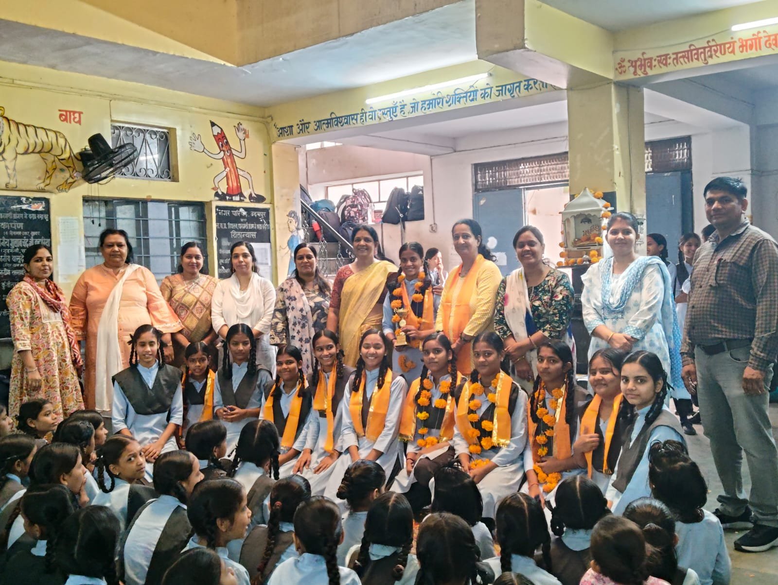 Dhanmandi Girls School Excels in Handball and Chess Competitions