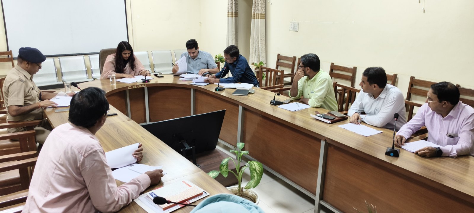 जिला स्तरीय महिला समाधान समिति की बैठक आयोजित