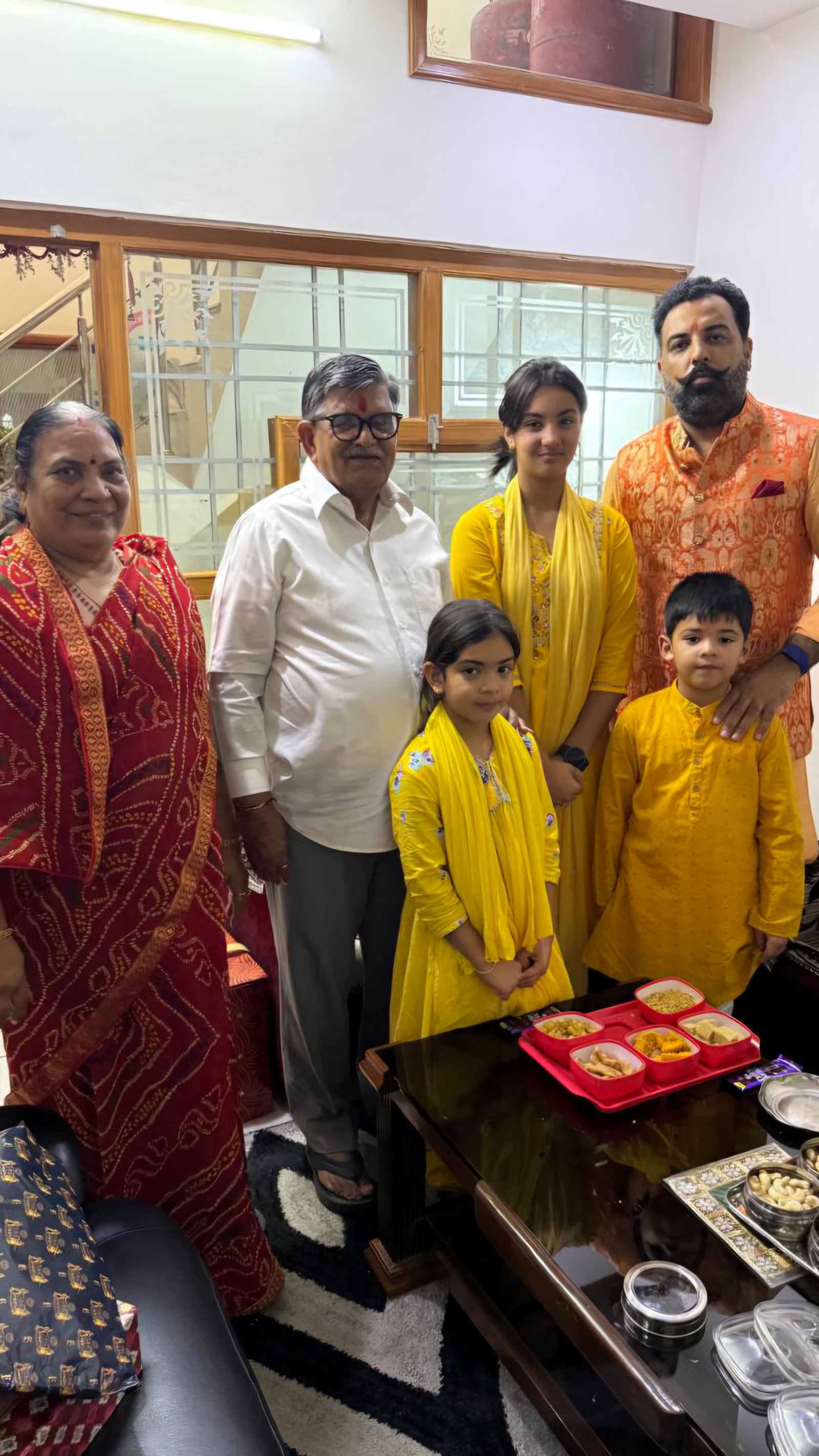 Dr. Laxyaraj Singh Mewar Meets Punjab Governor Kataria, Discusses Family Ties