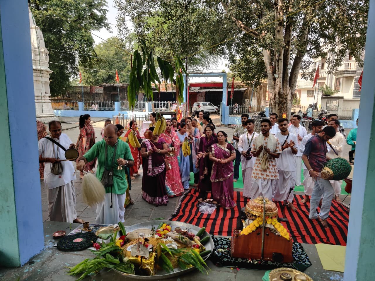 गिरिराजजी का 56 ( छप्पन ) भोग