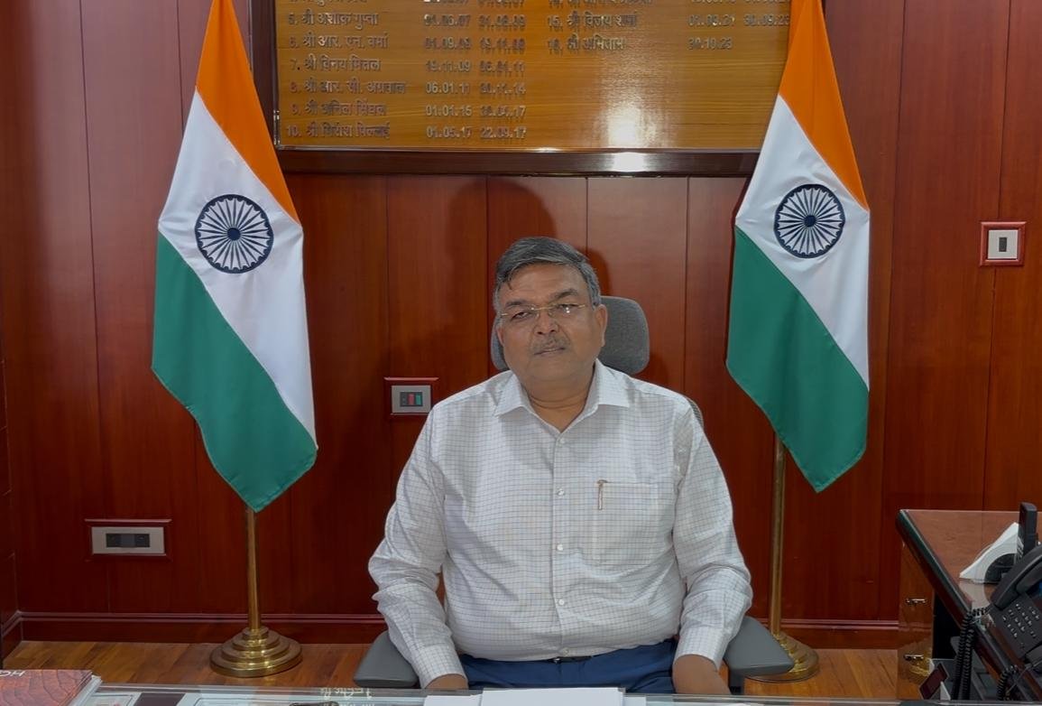 त्यौहारों के लिए व्यापक प्रबंध एवं विशेष तैयारियां, रिकॉर्ड 12,000 स्पेशल ट्रेनों का संचालन