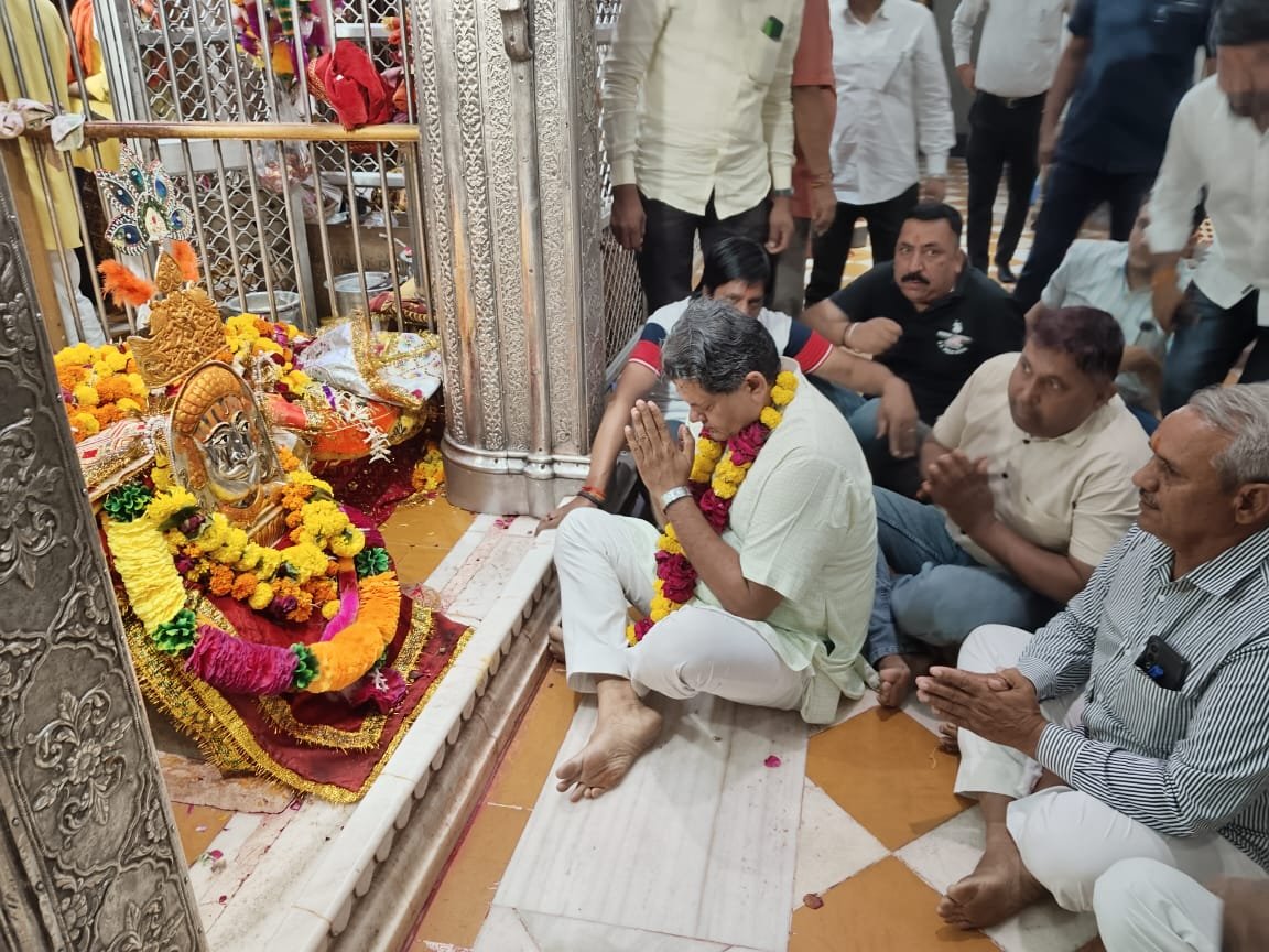 खाद्य एवं नागरिक आपूर्ति मंत्री ने लोक देवता बाबा रामदेव