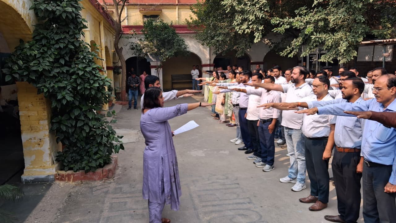 जिला कलक्टर ने दिलाई राष्ट्रीय एकता दिवस की शपथ