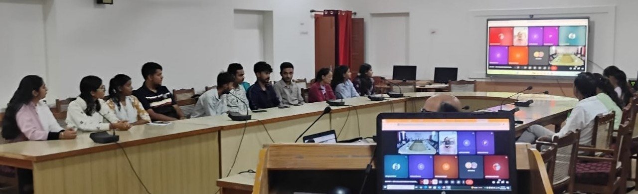 ब्लॉग लेखन एवं सोशल मीडिया भाषा कौशल को उजागर करने का नया माध्यम है – प्रो हेमेंद्र चंडालिया