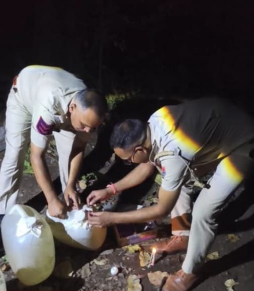 उदयपुर पुलिस का अवैध शराब पर बड़ा एक्शन, 100 लीटर देशी हथकड़ शराब बरामद
