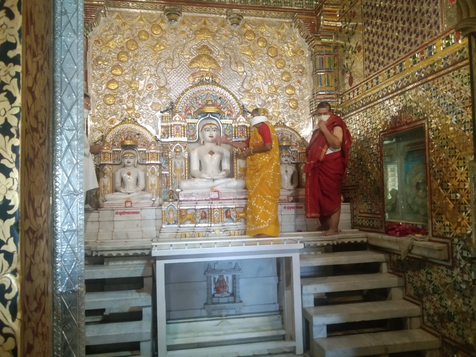 पन्चान्हिका महोत्सव जारी,दूसरे दिन हुए 18 अभिषेक