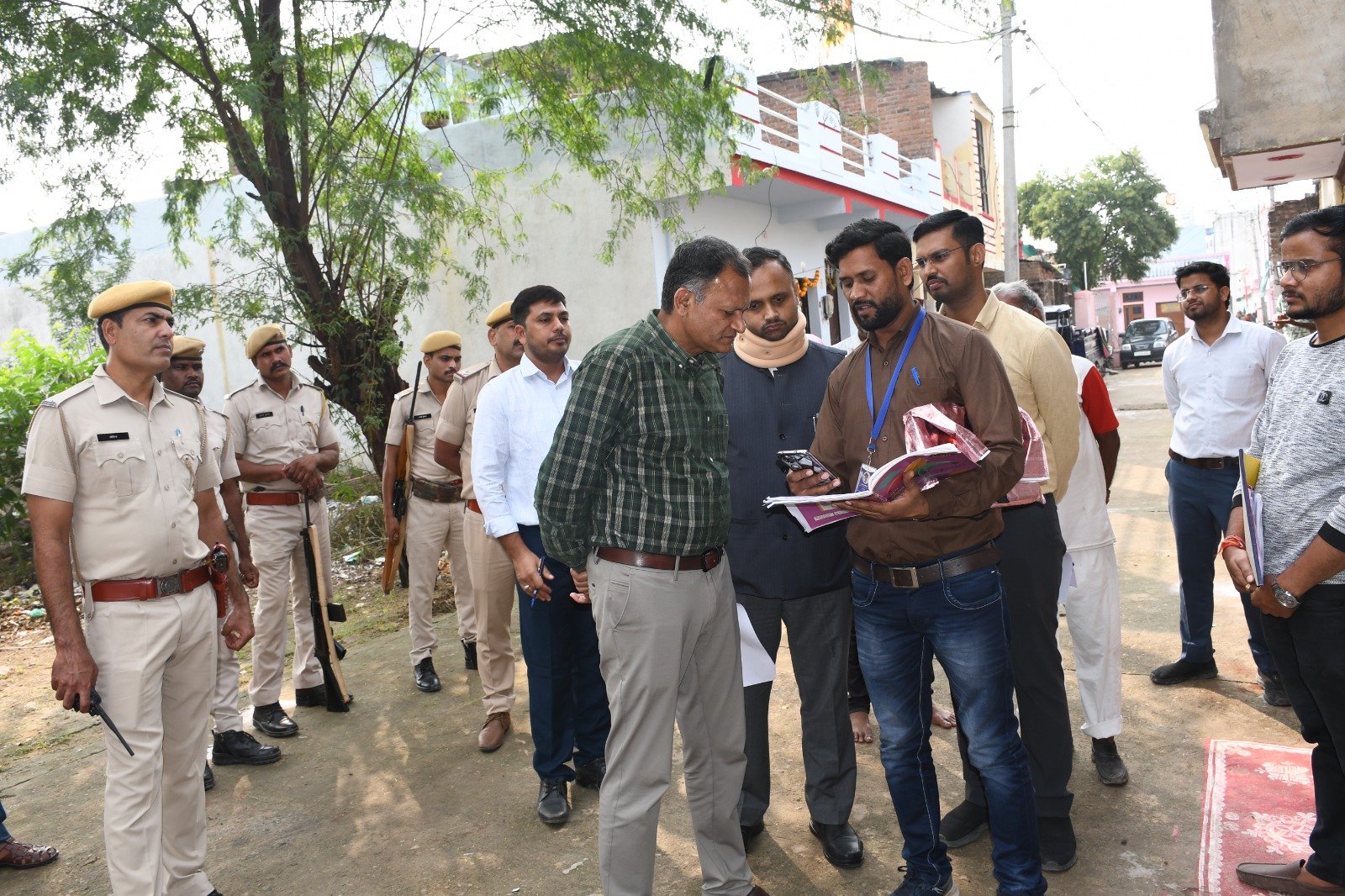मुख्य निर्वाचन अधिकारी श्री महाजन ने किया विशेष गहन पुनरीक्षण कार्यक्रम का निरीक्षण