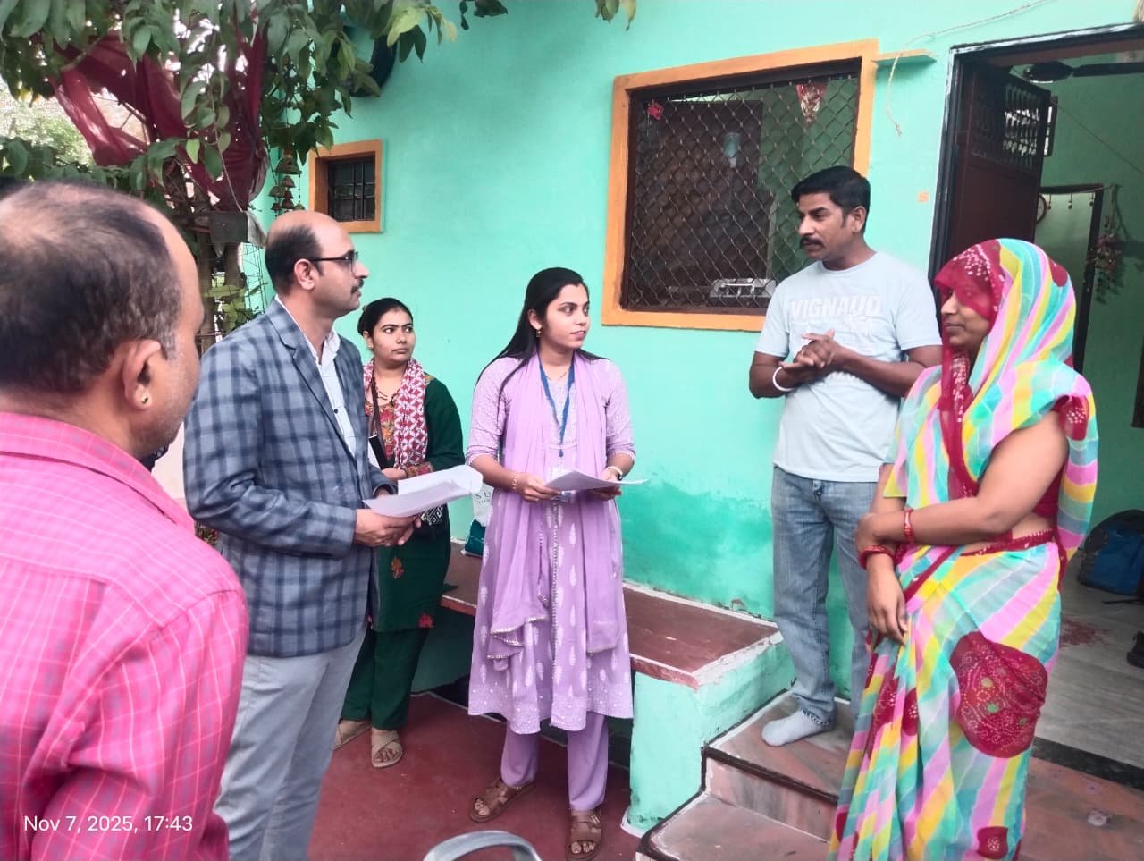 मतदाता सूचियों का विशेष गहन पुनरीक्षण कार्यक्रम- मतदाताओं से किया संवाद, बीएलओ को मैपिंग की गति बढ़ाने के निर्देश