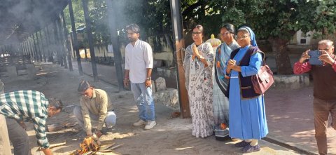 ####Initiative for Environmental Protection: First Cremation in Udaipur Using Cow-Dung Wood (Gokashta)