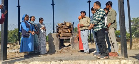 ####Initiative for Environmental Protection: First Cremation in Udaipur Using Cow-Dung Wood (Gokashta)