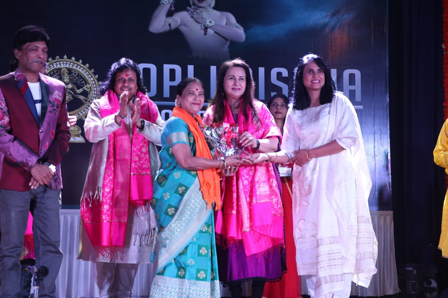 Poonam Dhillon Honored with Nataraj Gopikrishna Parampara Award