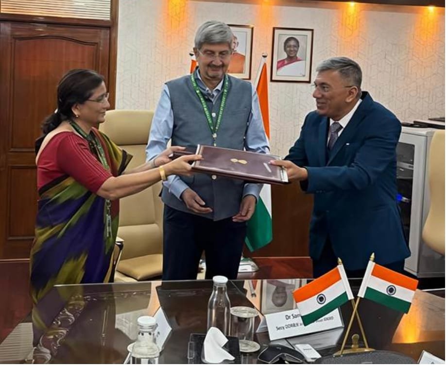 गति शक्ति विश्वविद्यालय और डीआरडीओ ने राष्ट्रीय सुरक्षा के लिए स्मार्ट तकनीकी समाधान विकसित करने हेतु समझौता ज्ञापन पर हस्ताक्षर किए