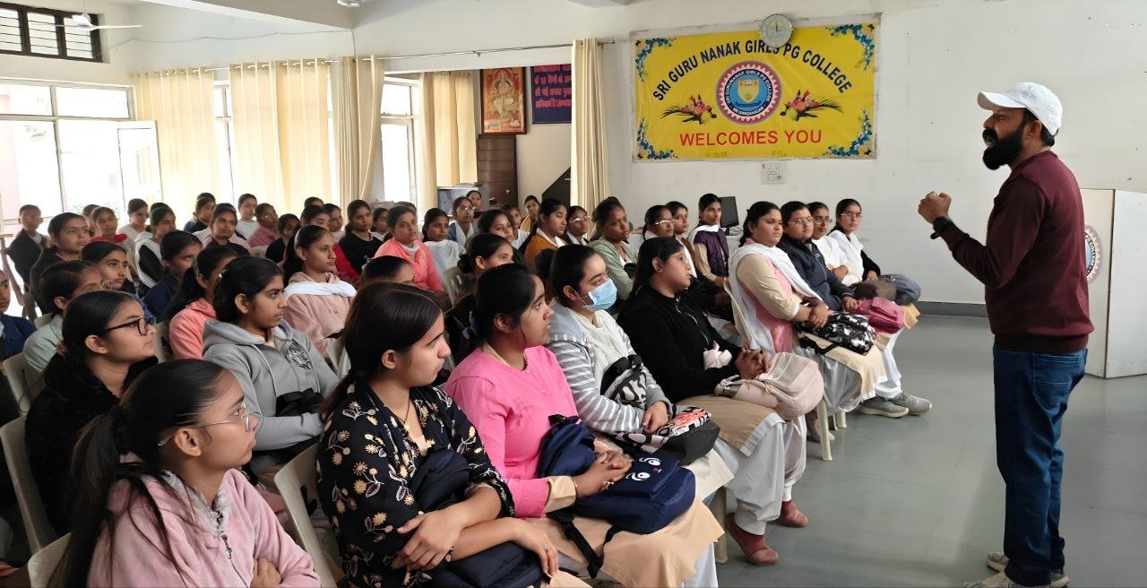 नशा मुक्त श्रीगंगानगर अभियान गुरुनानक गर्ल्स कॉलेज में जागरूकता कार्यक्रम आयोजित