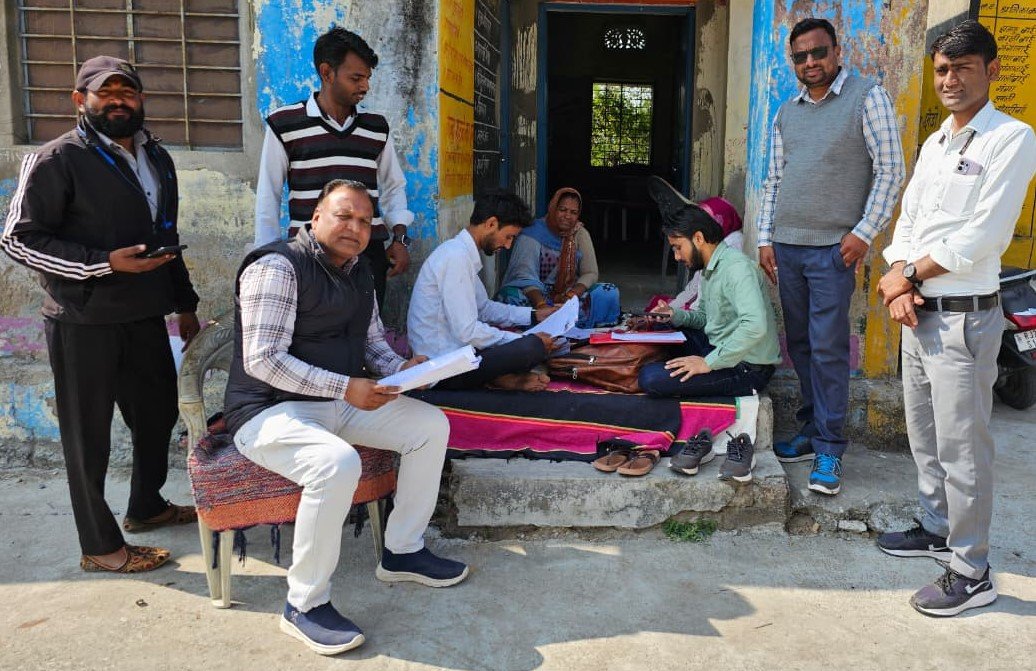 परिगणना प्रपत्रों के डिजिटलीकरण और फील्ड वेरिफिकेशन पर जोर -उदयपुर जिले में एसआईआर ने पकड़ी गति