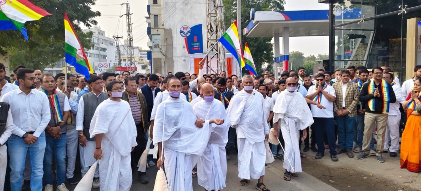 Acharya Mahashraman Accorded Grand Welcome in Udaipur with Palak-Paavda Respect