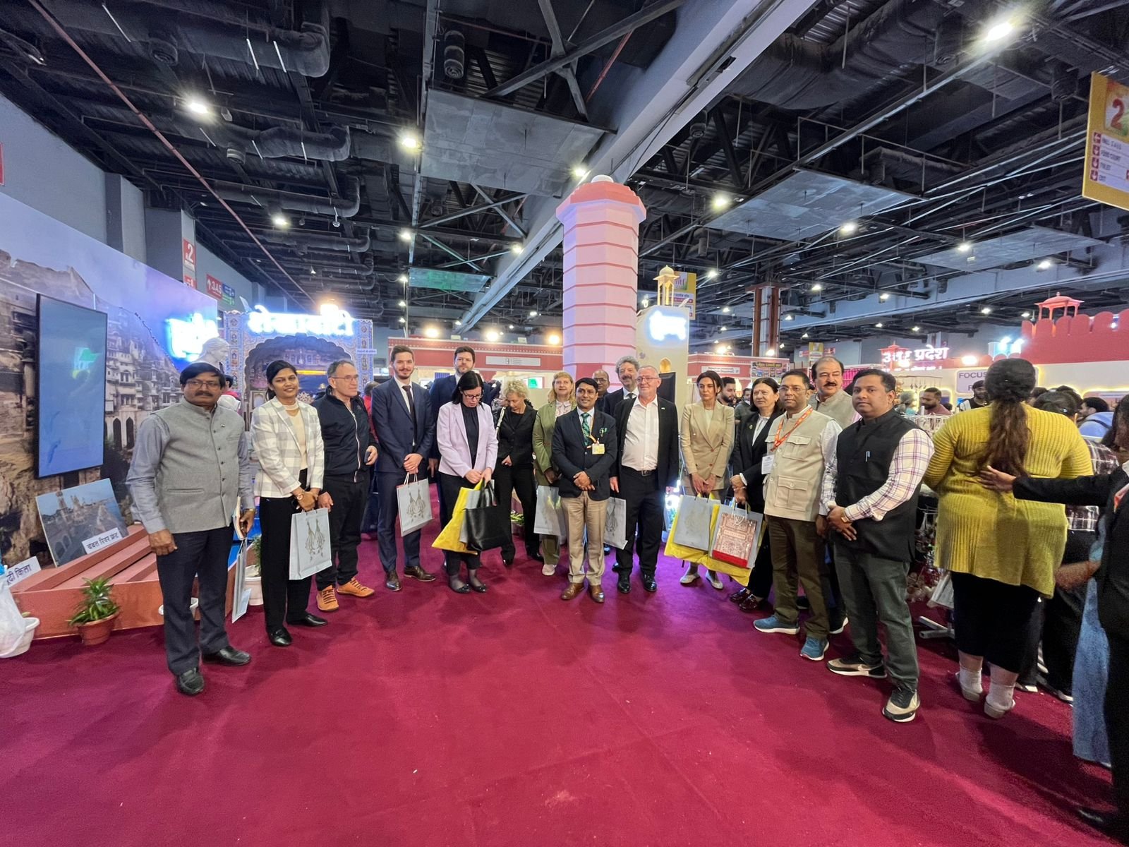 भारतीय अंतरराष्ट्रीय व्यापार मेले के राजस्थान मंडप में राजस्थान के प्रसिद्ध पर्यटक स्थलों के मॉडल, कला और हस्त उत्पाद बन रहे आकर्षण का केन्द्र