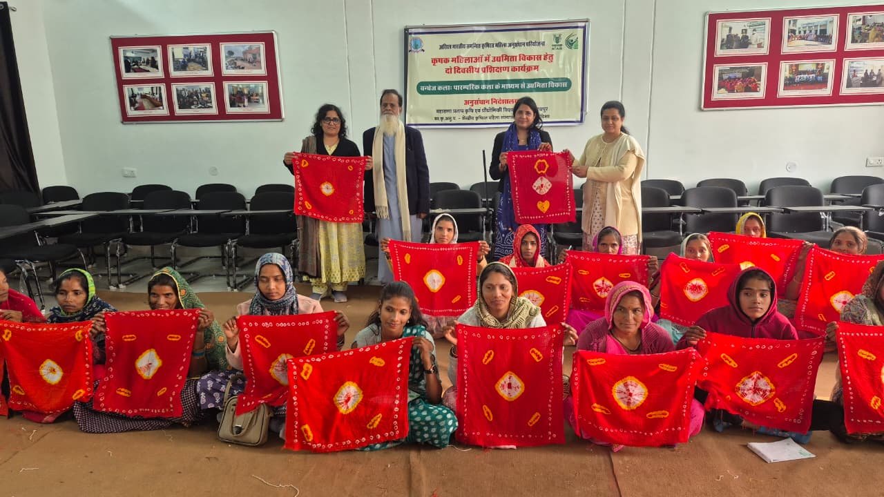 Women Farmers of Jhadol Phalsia Learn Bandhani and Block Printing Arts: A Significant Step Towards Income Generation