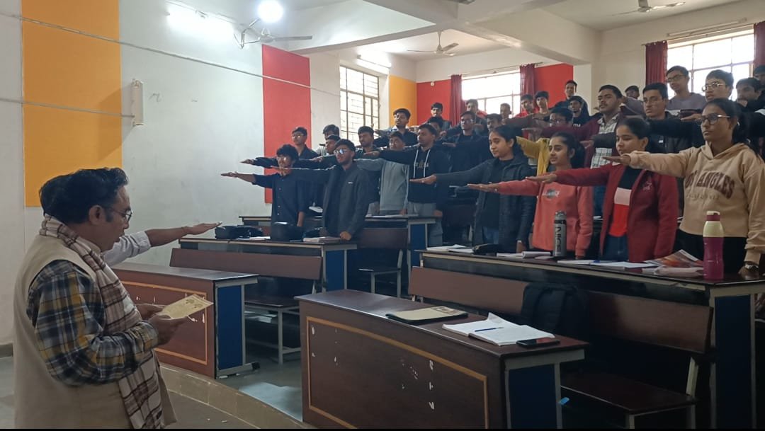 कॉलेज ऑफ टेक्नोलॉजी एंड इंजीनियरिंग में संविधान दिवस उत्साह पूर्वक मनाया गया।