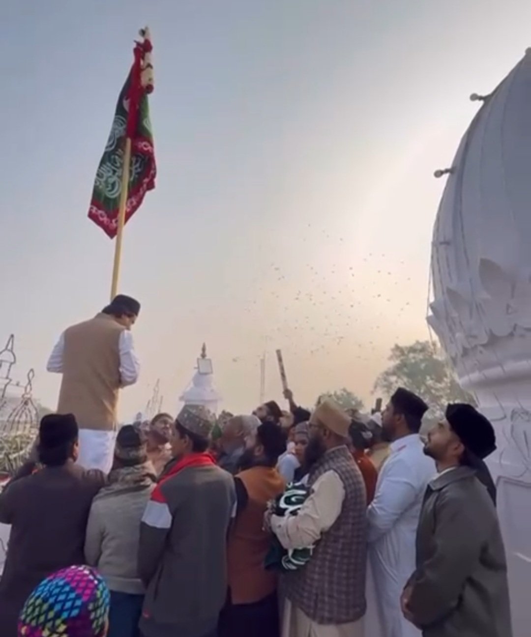 Blessings Descend as the 77th Urs of Hazrat Ganj Shaheeda Baba Begins in Udaipur