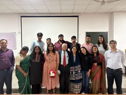 पेसिफिक इंस्टिट्यूट ऑफ मेडिकल साइंसेज में स्क्रीन टाइम व नशामुक्ति जागरूकता पर नाटिका व प्रेजेंटेशन