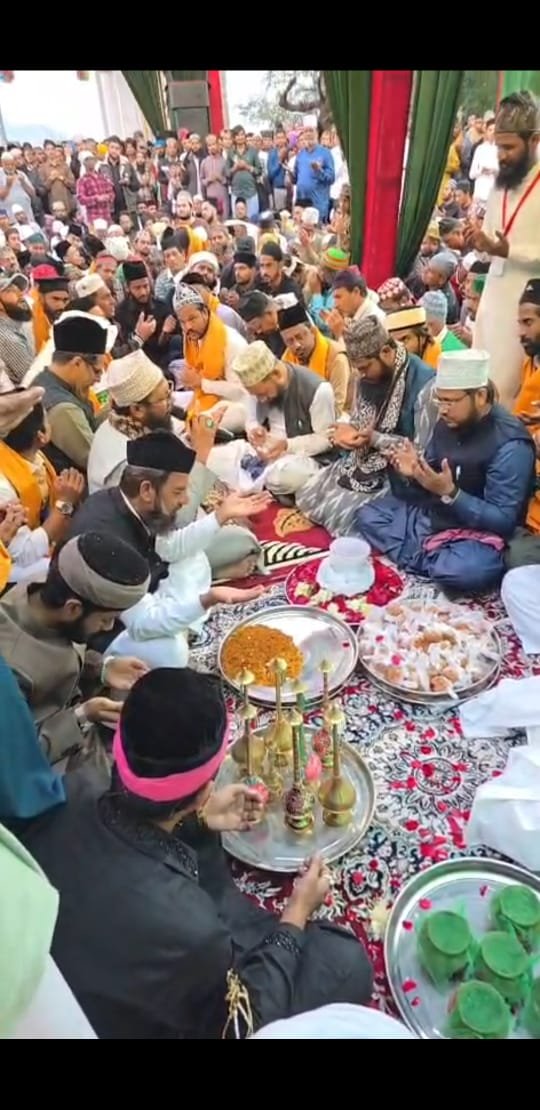 हजरत गंज शहीदा बाबा के 77वें उर्स का कुल की रस्म के साथ हुआ समापन