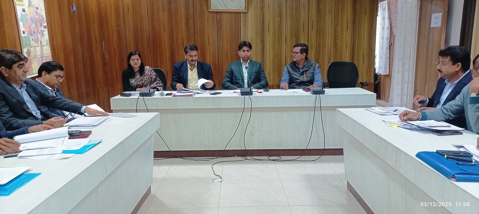 आबकारी विभाग की समीक्षा बैठक वांछित लक्ष्य पूर्ण करें- आबकारी आयुक्त