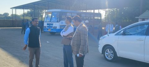 जिला कलक्टर ने स्थानांतरित रोडवेज बस स्टैंड का किया निरीक्षण