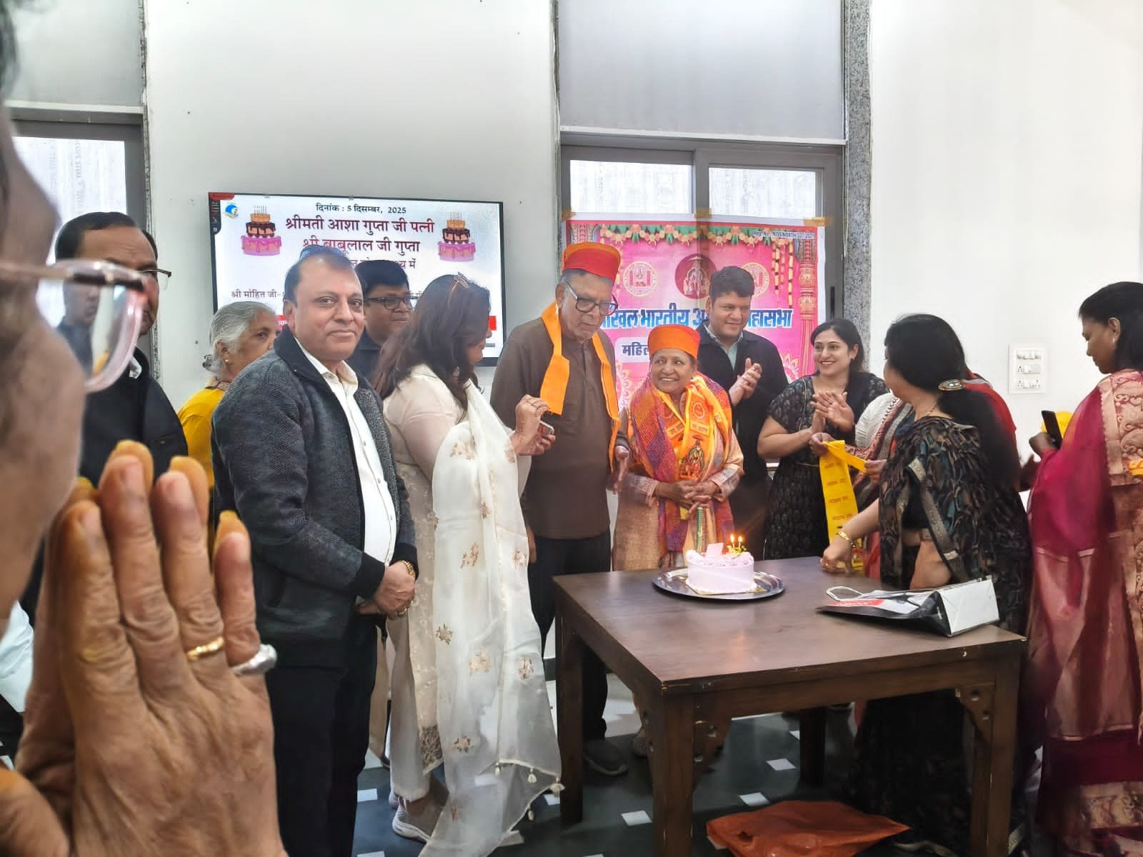 जिला महिला प्रकोष्ठ द्वारा तारा संस्थान में वृद्धजनों के साथ मनाया जन्मदिन