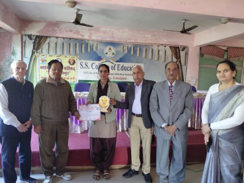 भारत को जानो प्रतियोगिता में विजेताओं का सम्मान हुआ