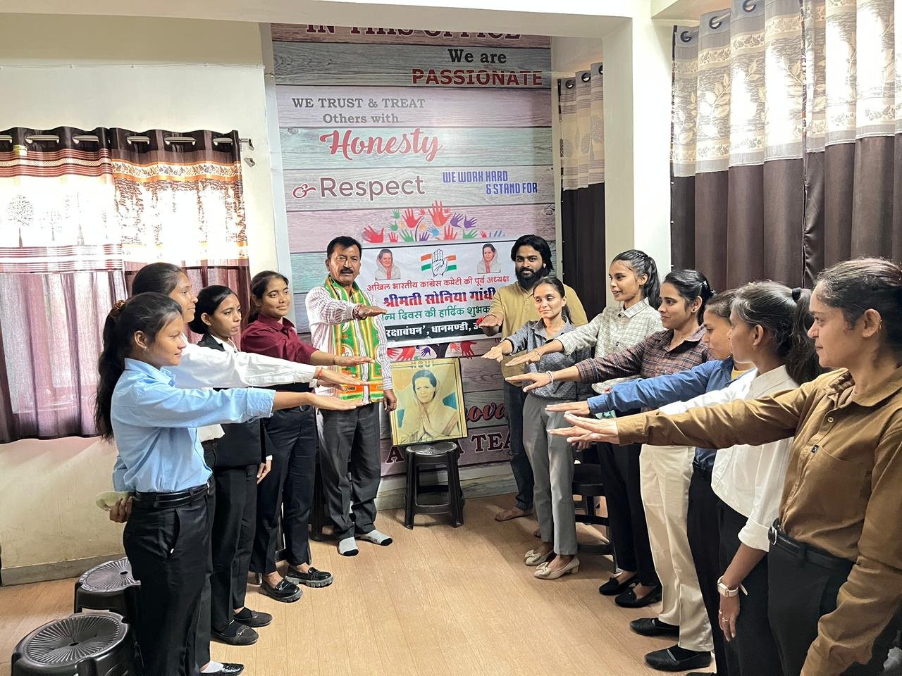 सोनिया गांधी का जन्मदिवस महिला सशक्तिकरण दिवस के रूप में उत्साहपूर्वक मनाया