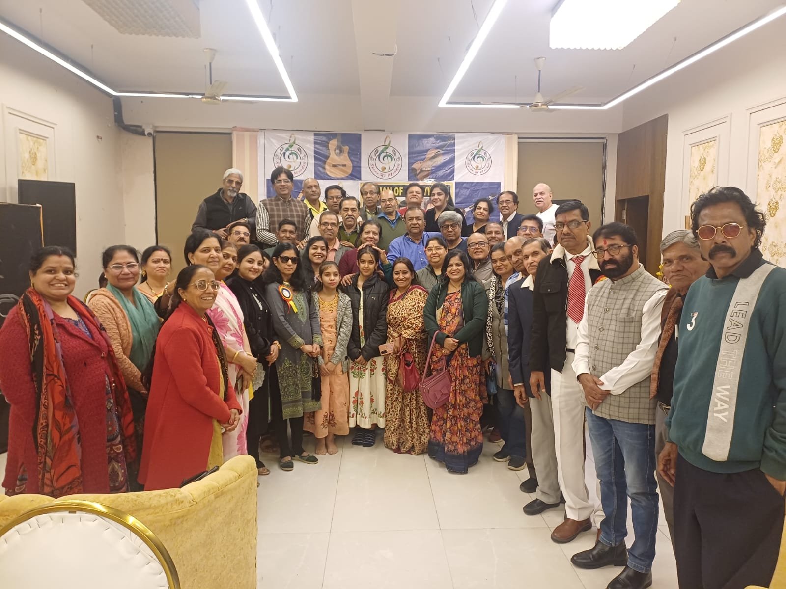 "एक शाम धर्मन्द्र के नाम" में गायिका नवनीत ने किया झूमने पर मजबूर