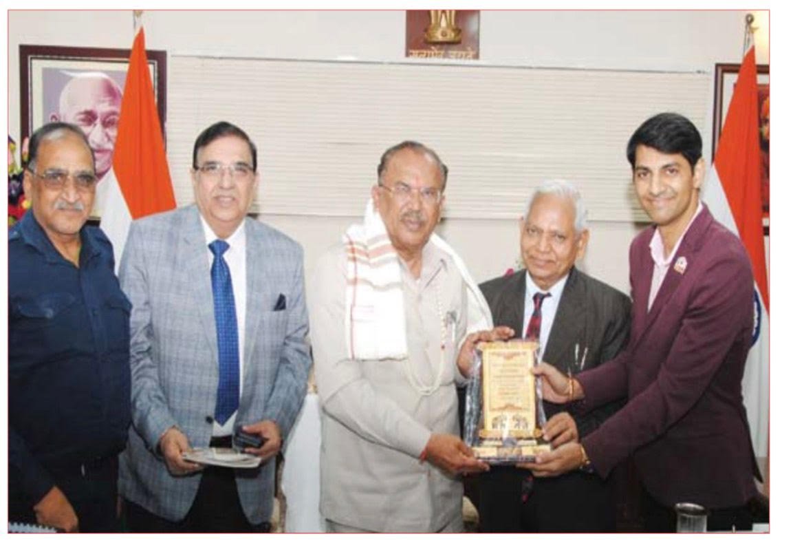 वरिष्ठ पत्रकार पदम मेहता ने विधानसभाध्यक्ष वासुदेव देवनानी का किया अभिनंदन